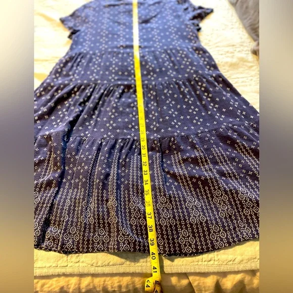 Anthropologie’s popular tiered Maeve dress. Navy & white. Large. - Picture 6 of 6